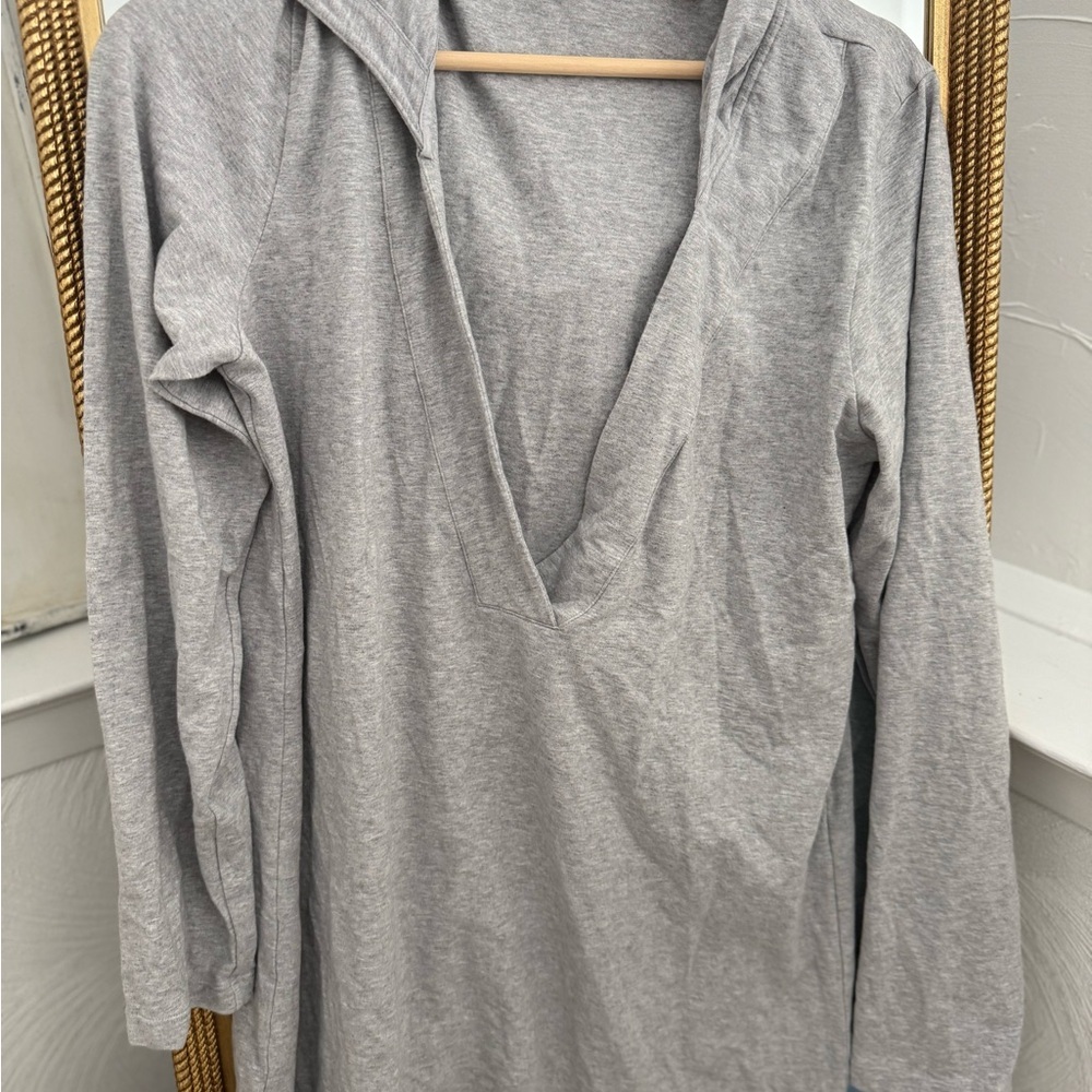 Tommy Bahama Light Gray hooded V-Neck Top